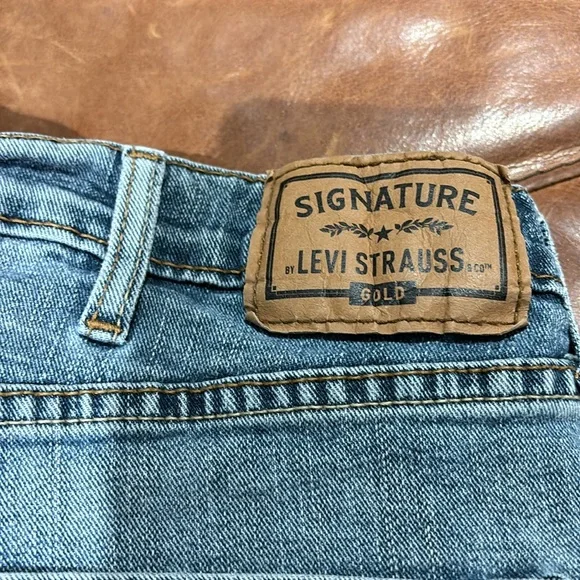 Levi Strauss Signature Gold Mens Jeans 42 x 32 Relaxed Fit - Picture 2 of 7